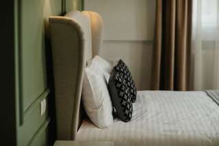 Гостевой дом RIVIERA RESIDENCE Сибиу Семейный люкс с балконом-4