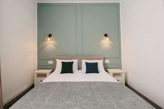 Гостевой дом RIVIERA RESIDENCE Сибиу Номер с кроватью размера «queen-size»-5